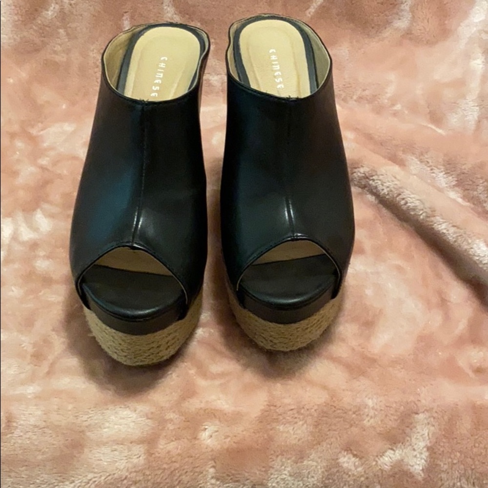 Women’s Chinese laundry platform leather slides